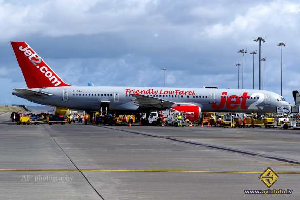Boeing 757-21B